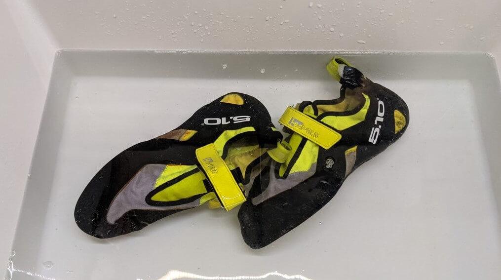 how to clean climbing shoes
